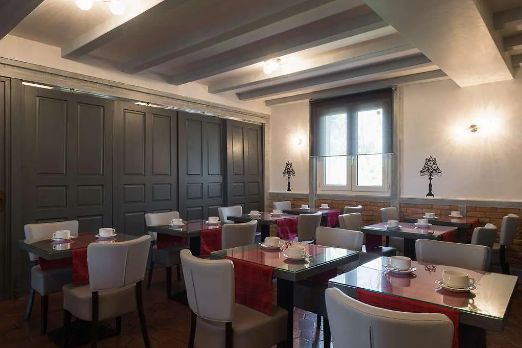 *** Hotel Auberge La Tomette Vitrac  France
